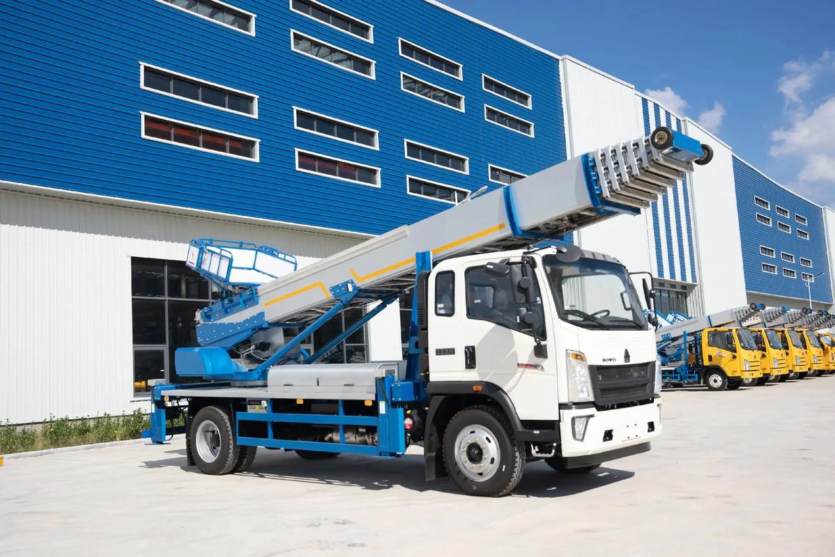 天门出租云梯车高空作业车 建筑垃圾搬运